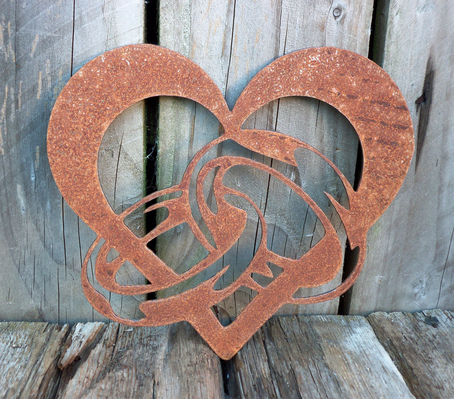 Rusty Metal LOVE HEART with Entwined Rings Garden Ornament. Rustic Garden Decor. Metal HEART Garden Decoration. Rusted Steel Vintage Garden Art.