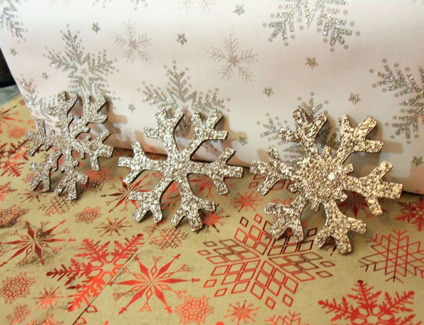 Rusty Metal SNOWFLAKES x 3 with Antiqued Silver Finish Garden Ornament. Rustic Garden Decor. Rusted Steel Garden Art. Christmas Decoration.