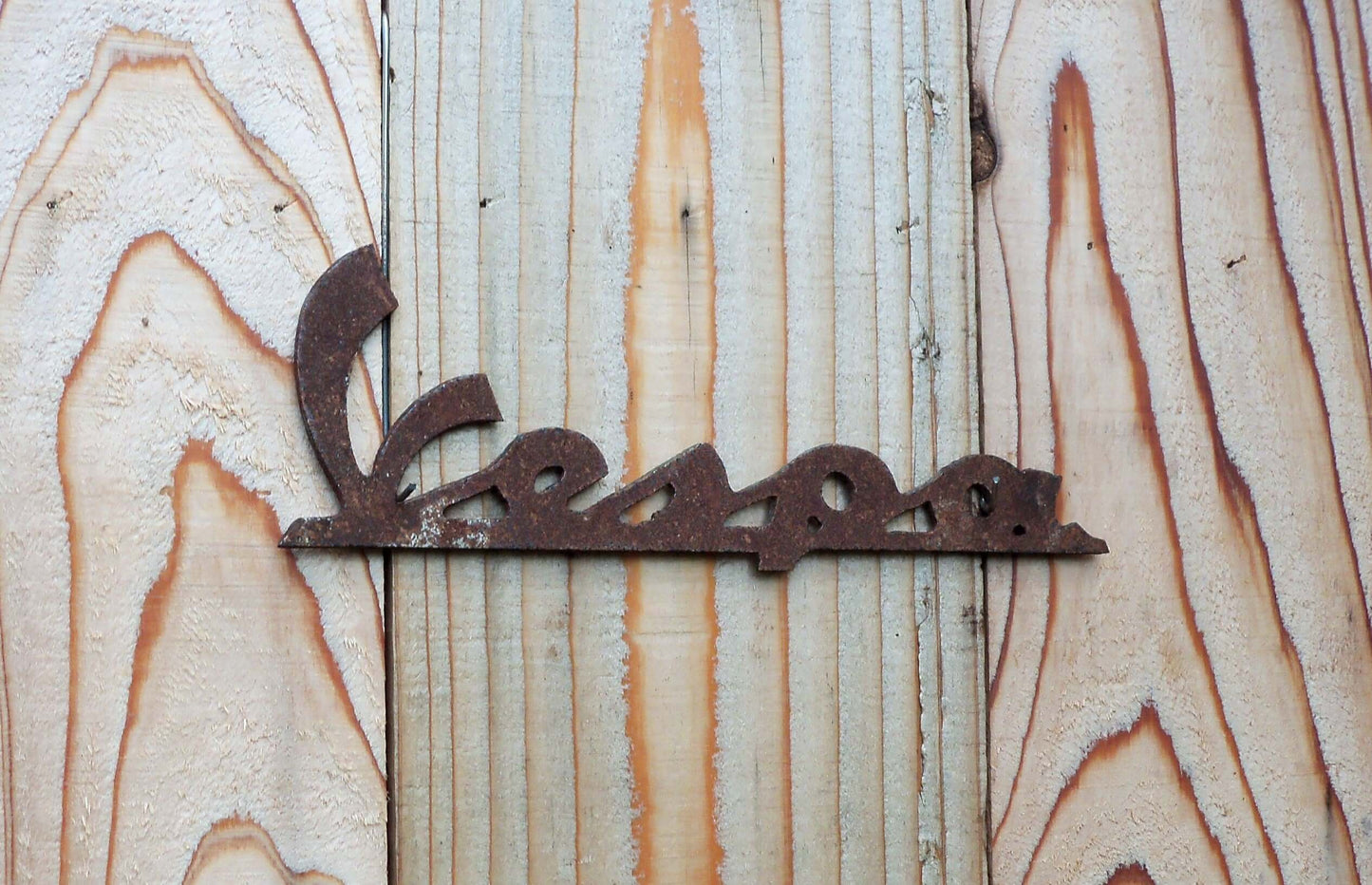 Rusty Metal VESPA BADGE Sign Garden Ornament. Rustic Garden Decor. Metal Garden MOTORCYCLE Badge Decoration. Rusted Steel Garden Art. Vintage Gift.