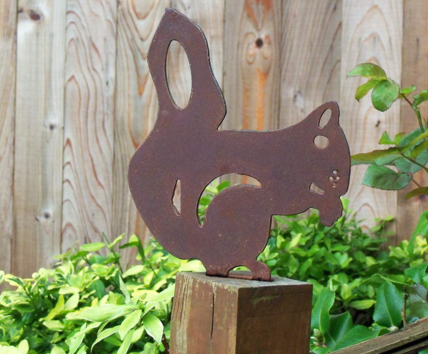 Rusty Metal SQUIRREL Garden Ornament. Rustic Fence Post Topper. Metal Garden Squirrel Decoration. Rusted Steel Garden Art. Birthday Gift.