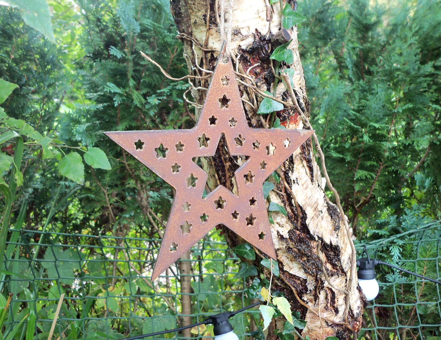 Rusty Metal STAR of STARS Hanging Garden Ornament. Rustic Garden Decor. Rusted Steel Garden Art. Metal STAR Garden Decoration Christmas Gift