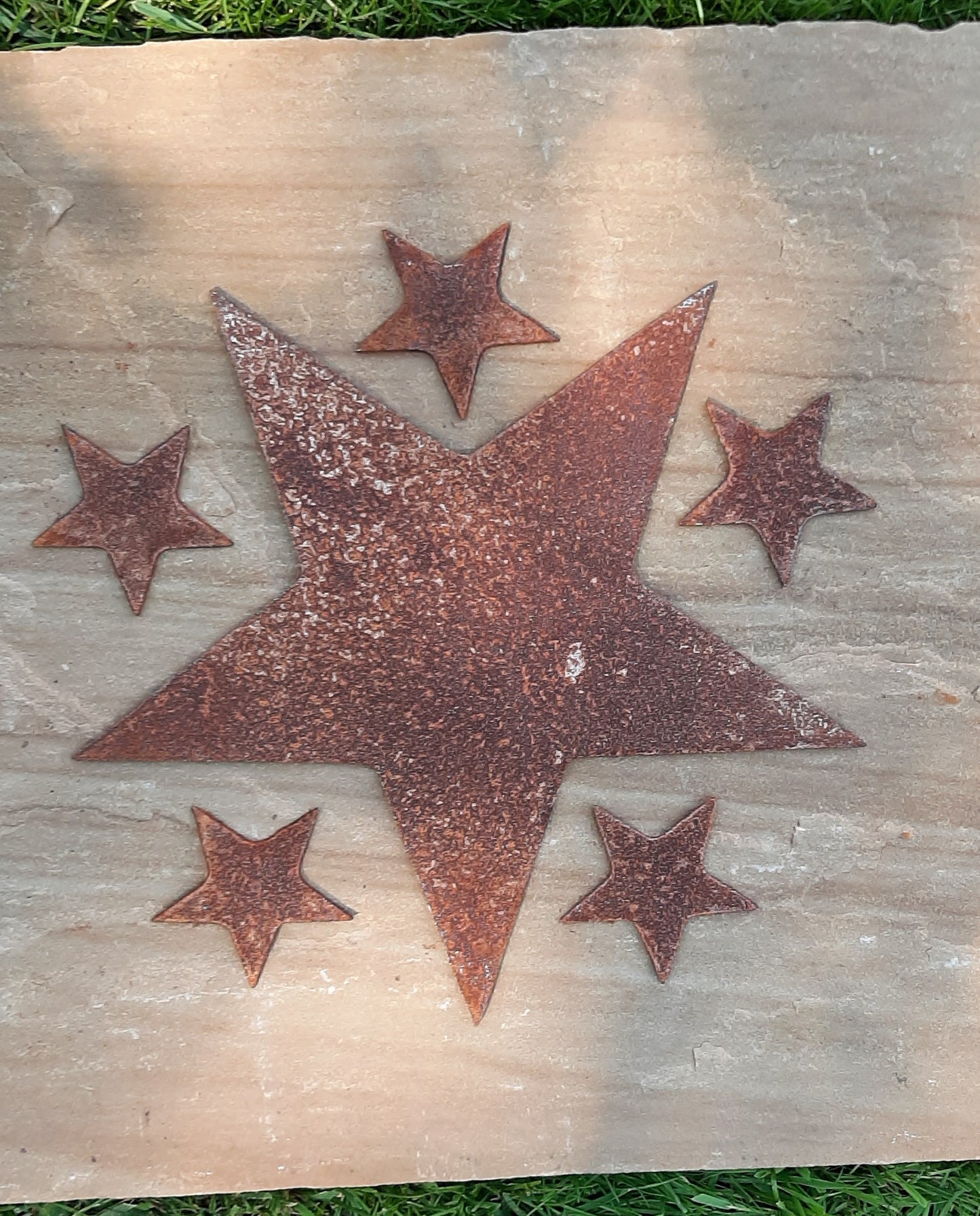Rusty Metal STAR -Large + 5 x Small STARS Set Garden Ornament. Rustic Garden Decor. Rusted Steel Garden Art. Metal STAR Garden Decoration.