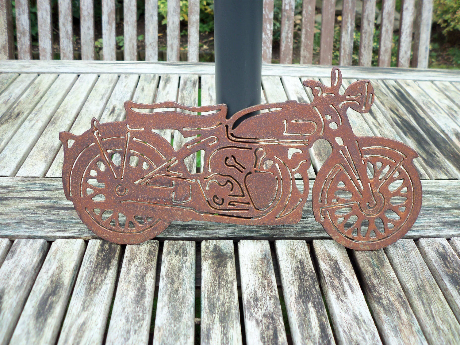 Rustic metal art motorcycle sculpture, perfect Father's Day gift for auto enthusiasts.