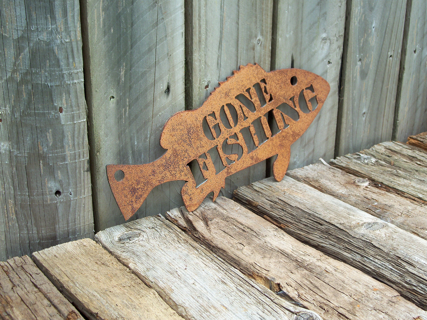 Rusty Metal FISH 'GONE FISHING' Sign Plaque Garden Ornament. Rustic Garden Decor. Metal Garden Decoration. Rusted Steel Garden Wall Art Gift