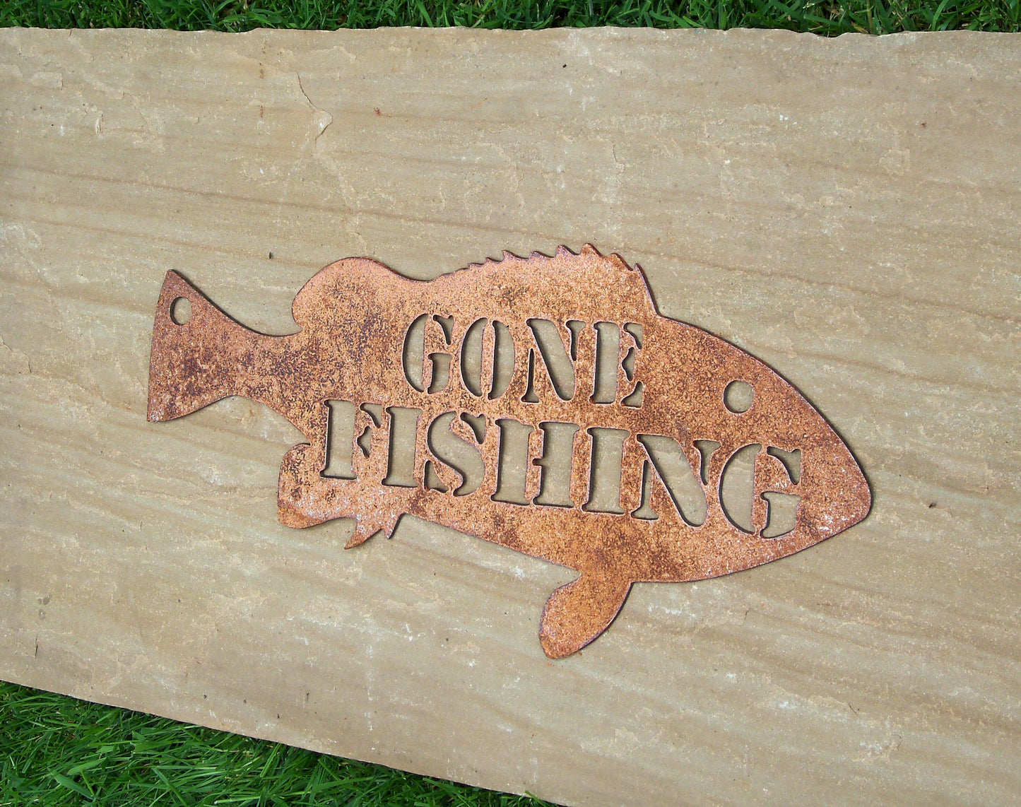 Rusty Metal FISH 'GONE FISHING' Sign Plaque Garden Ornament. Rustic Garden Decor. Metal Garden Decoration. Rusted Steel Garden Wall Art Gift