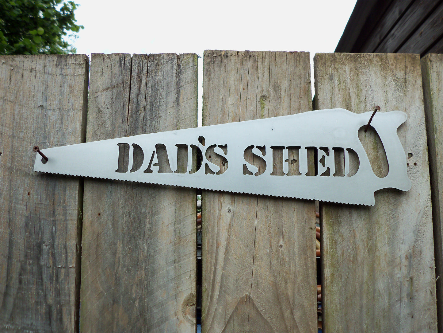 Metal HANDSAW 'DAD'S SHED' Sign Plaque Garden Ornament. Rustic Garden Decor. Metal Garden Decoration. Steel Home & Garden Art. Gift for Dad.