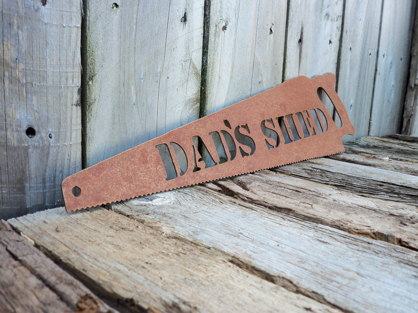 Rusty Metal HANDSAW 'DAD'S SHED' Sign Plaque Garden Ornament. Rustic Garden Decor. Metal Garden Decoration. Rusted Steel Garden Art. Gift.