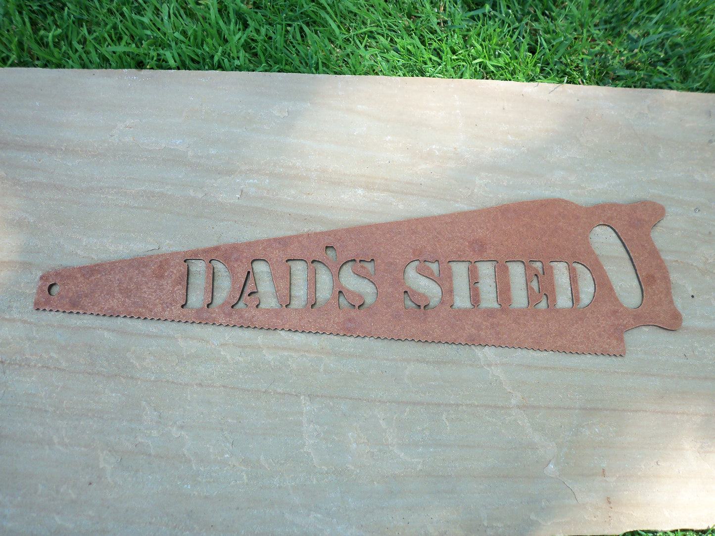 Rusty Metal HANDSAW 'DAD'S SHED' Sign Plaque Garden Ornament. Rustic Garden Decor. Metal Garden Decoration. Rusted Steel Garden Art. Gift.