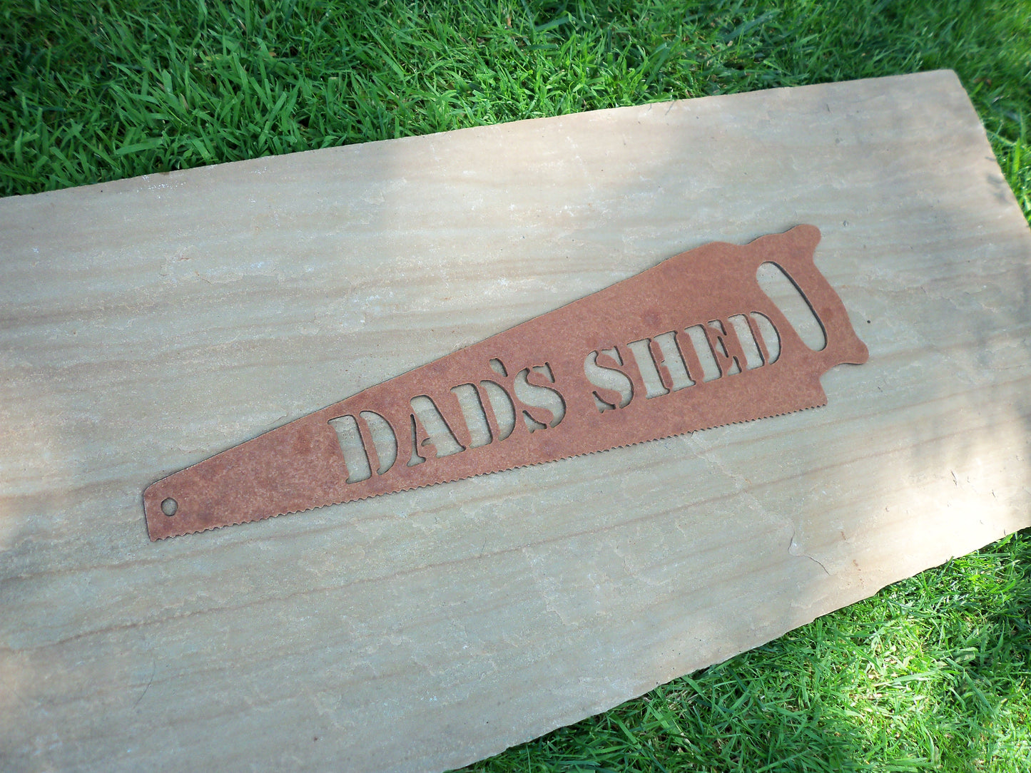 Rusty Metal HANDSAW 'DAD'S SHED' Sign Plaque Garden Ornament. Rustic Garden Decor. Metal Garden Decoration. Rusted Steel Garden Art. Gift.