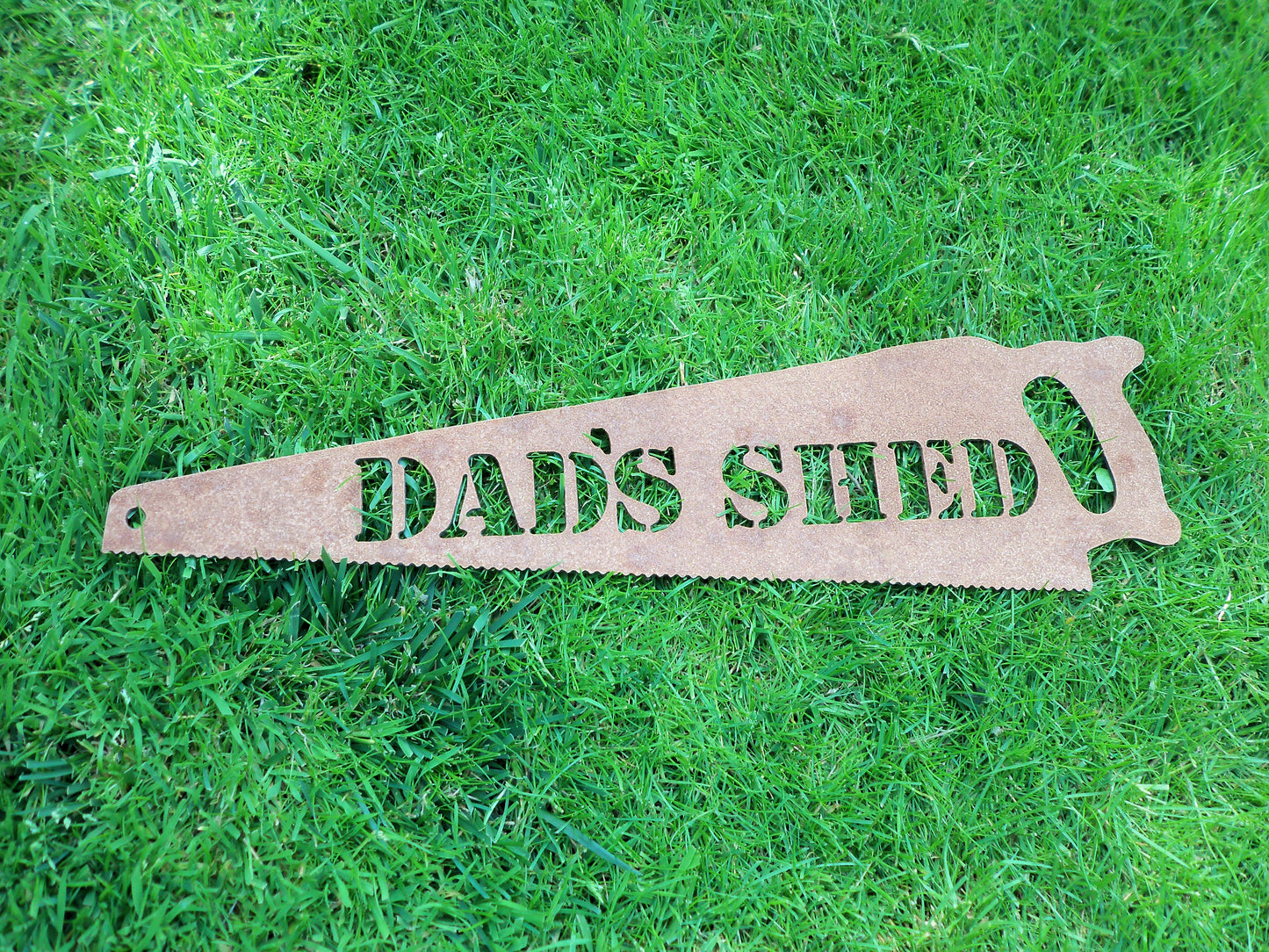 Rusty Metal HANDSAW 'DAD'S SHED' Sign Plaque Garden Ornament. Rustic Garden Decor. Metal Garden Decoration. Rusted Steel Garden Art. Gift.