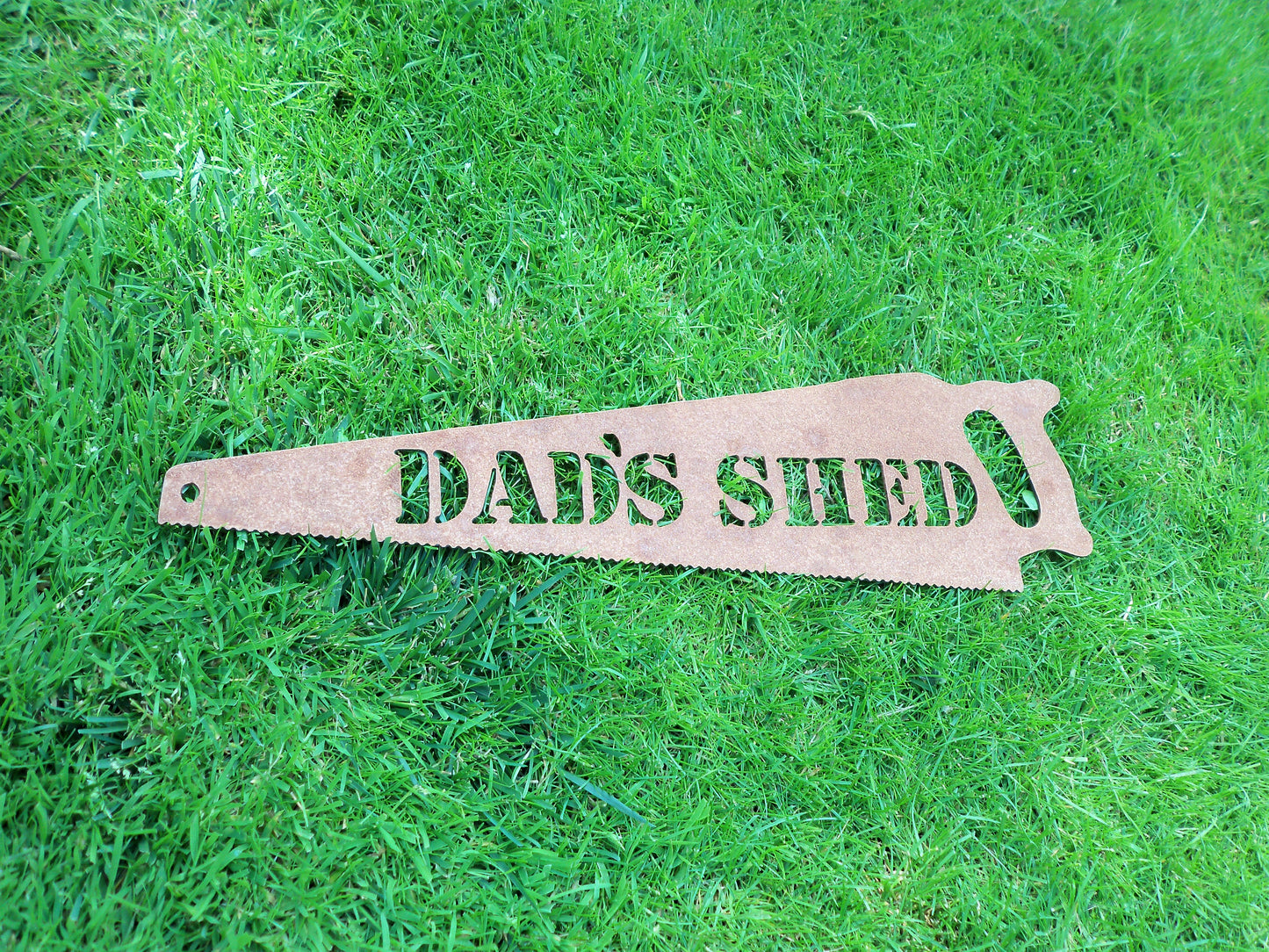 Rusty Metal HANDSAW 'DAD'S SHED' Sign Plaque Garden Ornament. Rustic Garden Decor. Metal Garden Decoration. Rusted Steel Garden Art. Gift.