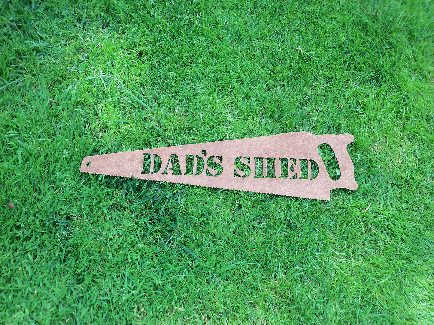 Rusty Metal HANDSAW 'DAD'S SHED' Sign Plaque Garden Ornament. Rustic Garden Decor. Metal Garden Decoration. Rusted Steel Garden Art. Gift.