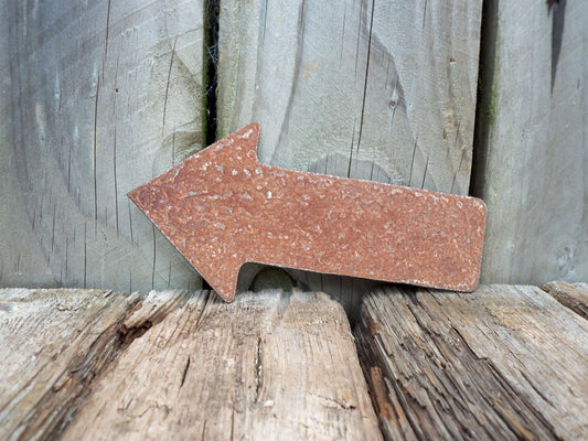 Rusty Metal ARROW Garden Ornament. Rustic Garden Decor. Metal Garden ARROW Decoration. Rusted Steel Garden Art. Vintage. Party Sign This Way