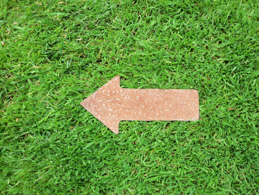 Rusty Metal ARROW Garden Ornament. Rustic Garden Decor. Metal Garden ARROW Decoration. Rusted Steel Garden Art. Vintage. Party Sign This Way