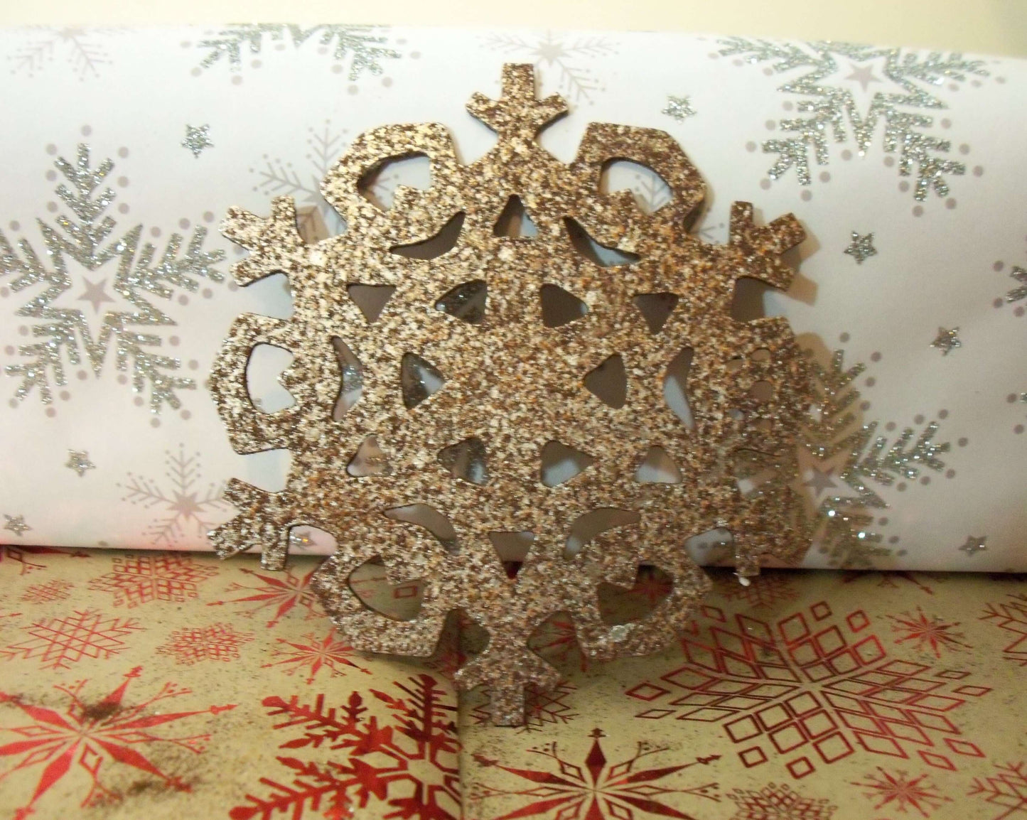 Rusty Metal SNOWFLAKE with Antiqued Silver Finish Garden Ornament. Rustic Garden Decor. Rusted Steel Garden Art. Christmas Decoration Present.