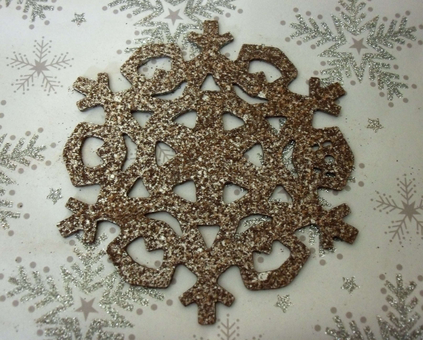 Rusty Metal SNOWFLAKE with Antiqued Silver Finish Garden Ornament. Rustic Garden Decor. Rusted Steel Garden Art. Christmas Decoration Present.