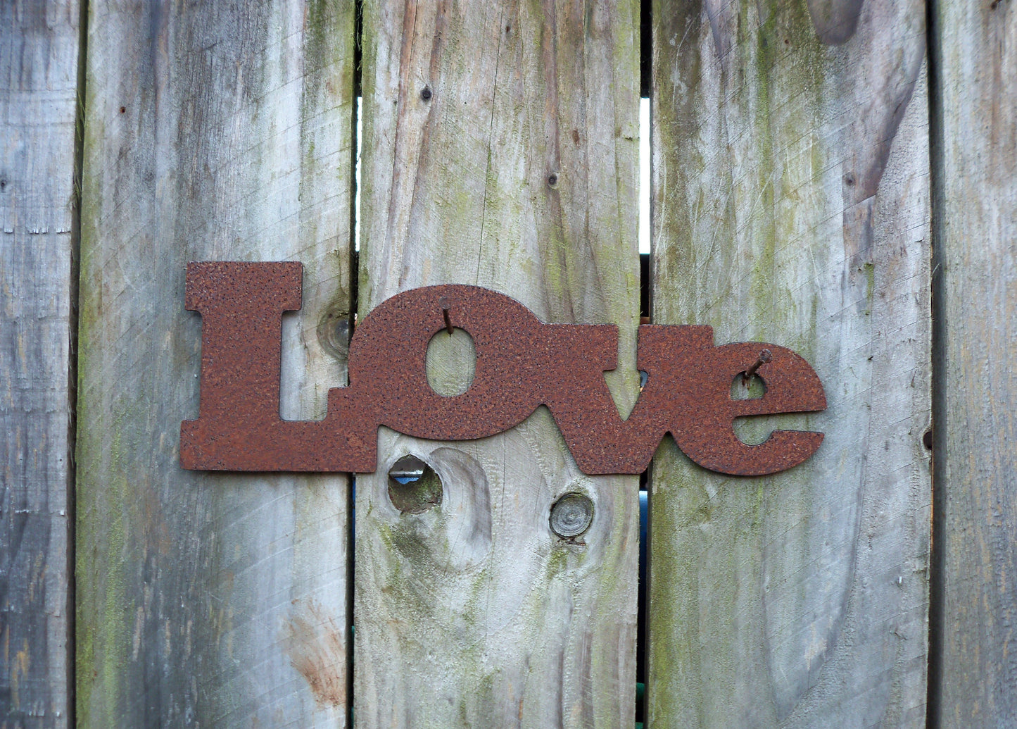 Rusty Metal 'LOVE' Sign Plaque Garden Ornament. Rustic Garden Decor. Metal Garden Decoration. Rusted Steel Garden Wall Art Birthday Gift Mum