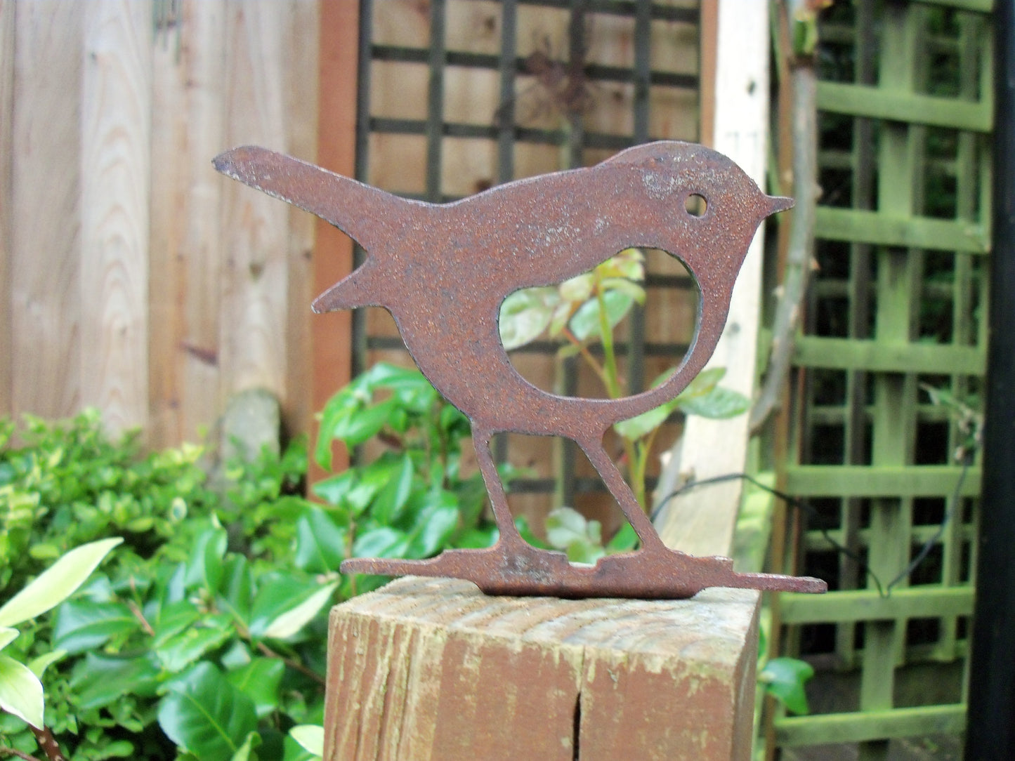 Rusty Metal ROBIN Bird Garden Ornament. Rustic Fence Post Topper. Metal Garden Robin Decoration. Rusted Steel Garden Art. Birthday Gift Mum.