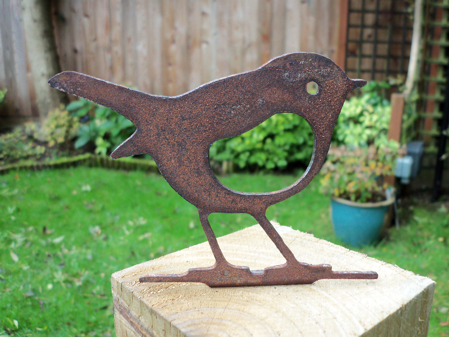 Rusty Metal ROBIN Bird Garden Ornament. Rustic Fence Post Topper. Metal Garden Robin Decoration. Rusted Steel Garden Art. Birthday Gift Mum.