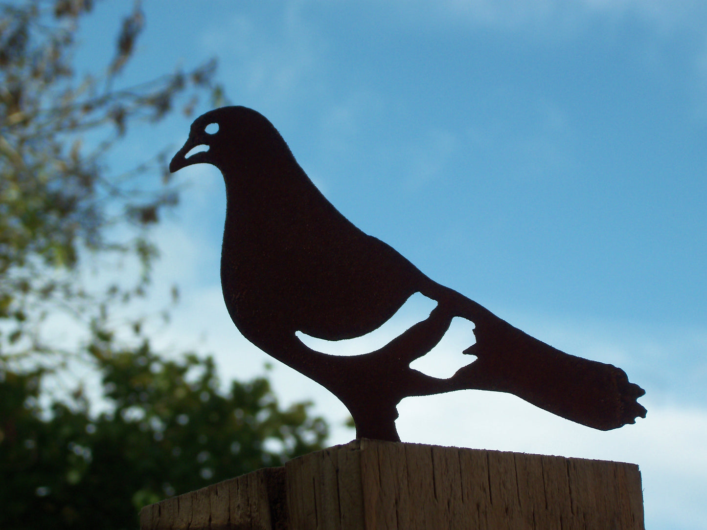 Rusty Metal PIGEON Bird Garden Ornament. Rustic Fence Post Topper. Metal Garden Pigeon Decoration. Rusted Steel Garden Art. Birthday Gift.