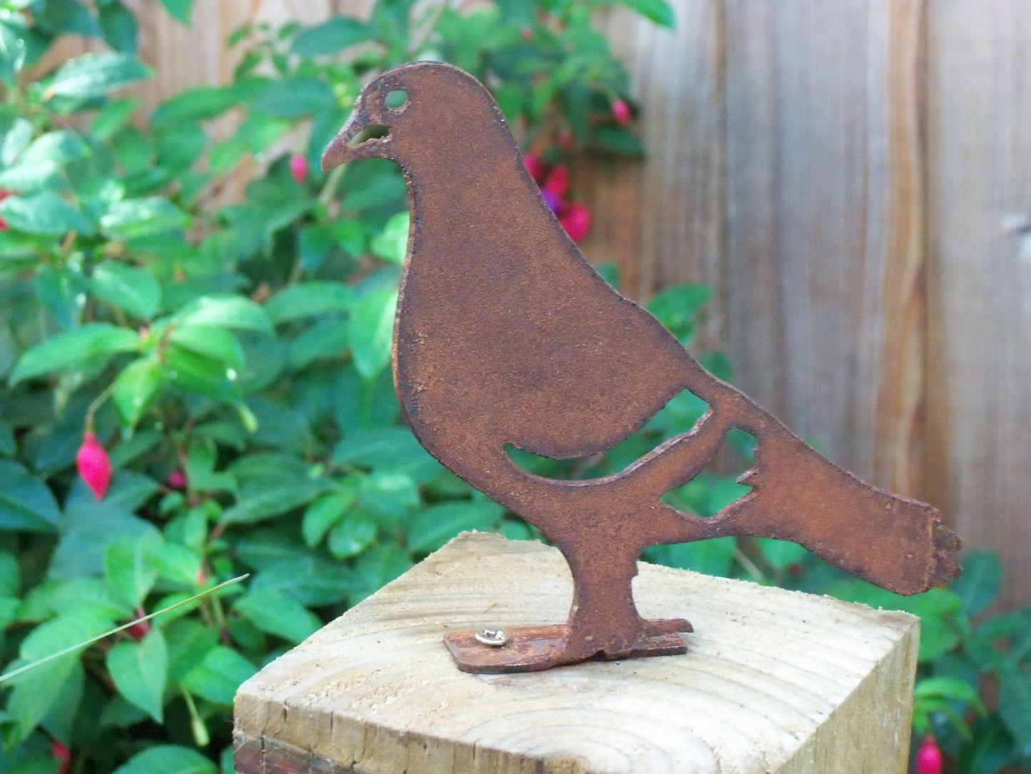 Rusty Metal PIGEON Bird Garden Ornament. Rustic Fence Post Topper. Metal Garden Pigeon Decoration. Rusted Steel Garden Art. Birthday Gift.