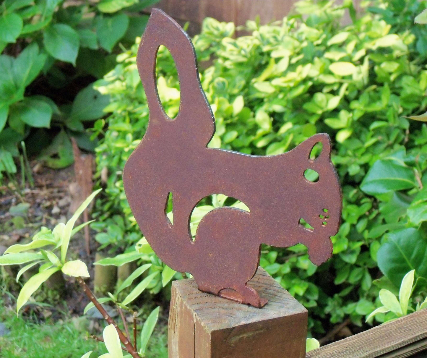 Rusty Metal SQUIRREL Garden Ornament. Rustic Fence Post Topper. Metal Garden Squirrel Decoration. Rusted Steel Garden Art. Birthday Gift.