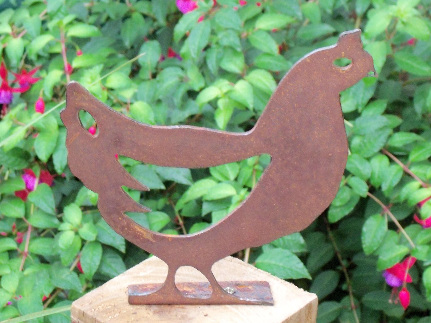 Rusty Metal CHICKEN Bird Garden Ornament. Rustic Fence Post Topper. Metal Garden Chicken Decoration. Rusted Steel Garden Art. Birthday Gift.