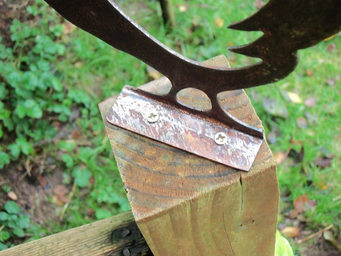 Rusty Metal CHICKEN Bird Garden Ornament. Rustic Fence Post Topper. Metal Garden Chicken Decoration. Rusted Steel Garden Art. Birthday Gift.