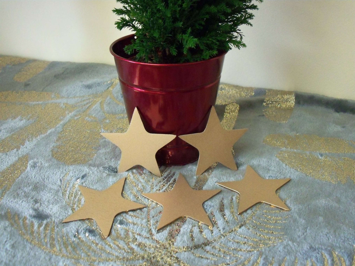 Gold Painted Metal STARS x 5 Home & Garden Ornament. Metal STAR Home Decoration. Gold Painted Steel Home Art Decor. Birthday Present Mother.