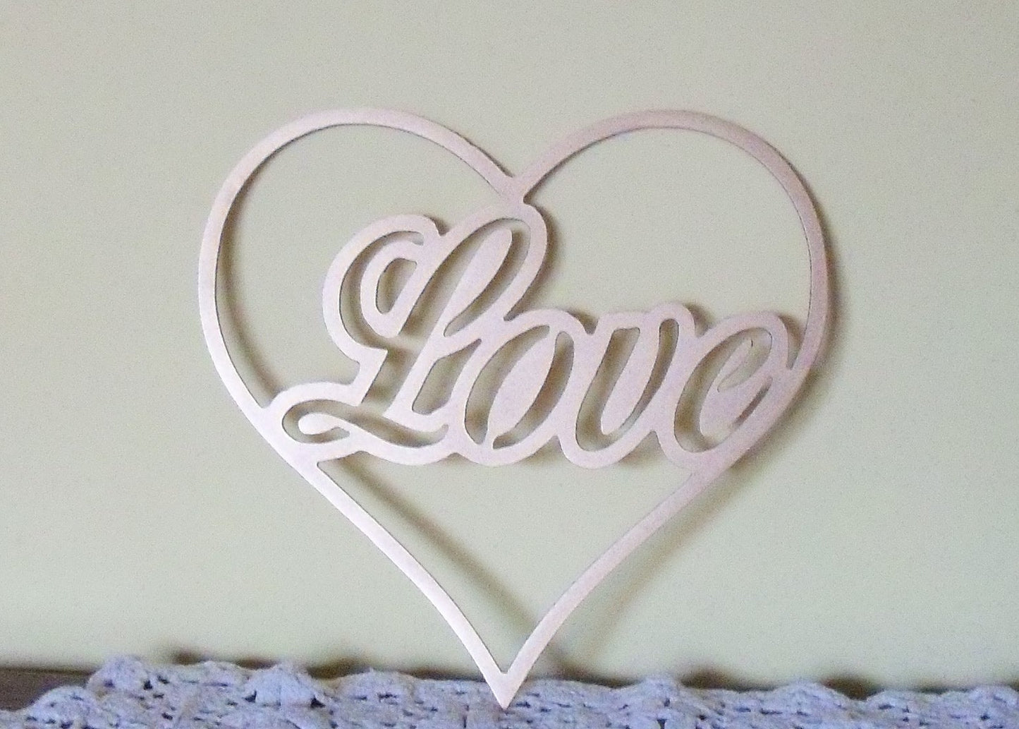 Gold Painted Metal HEART with LOVE Home & Garden Ornament. Metal Love HEART Home Decoration. Painted Steel Home Art Decor. Birthday Gift Mum