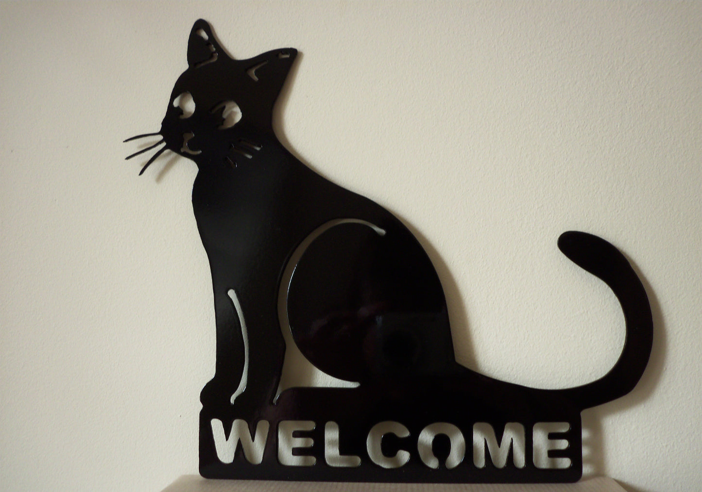 Black Painted Metal WELCOME CAT Sign Plaque Home & Garden Ornament. Metal Wall Art Home Decoration. Painted Steel Art Decor House Cat Gift.