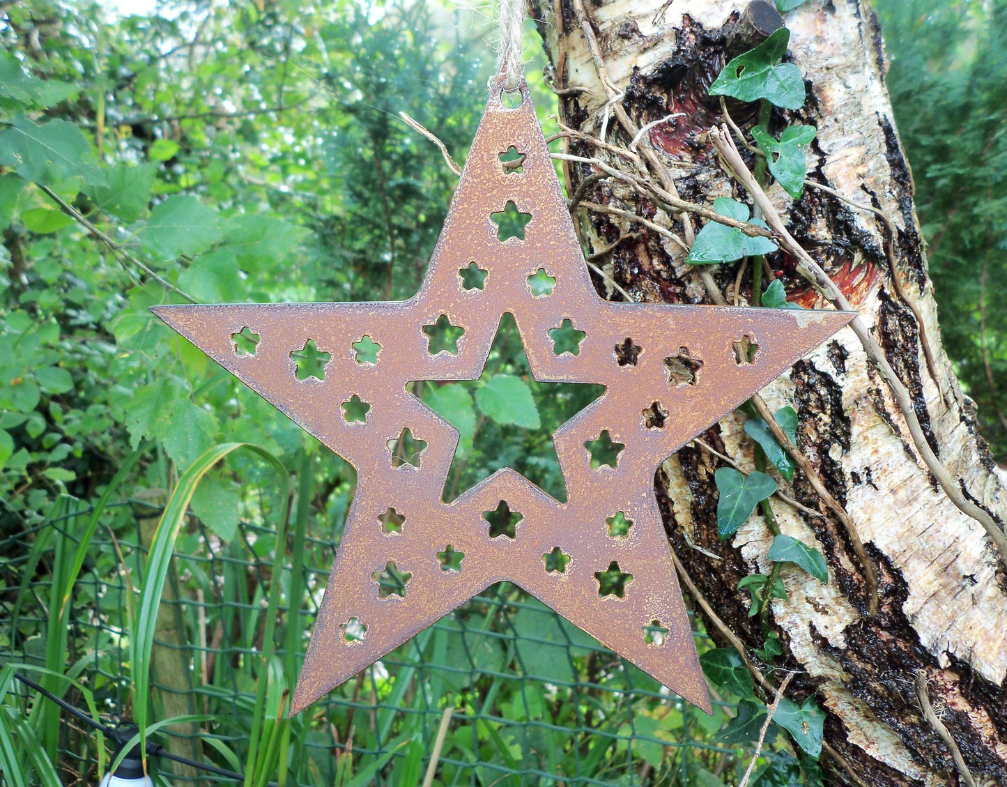 Rusty Metal STAR of STARS Hanging Garden Ornament. Rustic Garden Decor. Rusted Steel Garden Art. Metal STAR Garden Decoration Christmas Gift