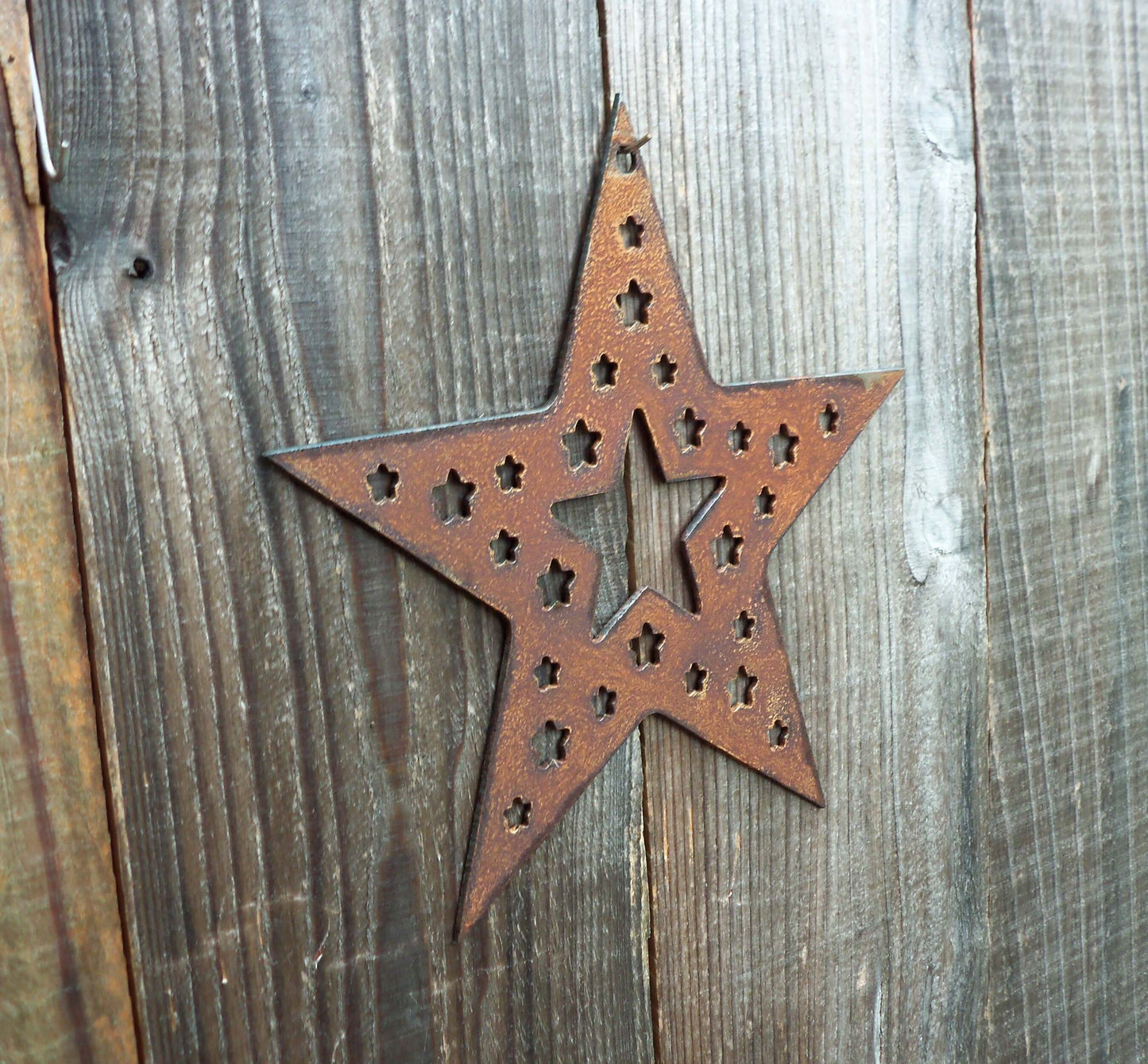 Rusty Metal STAR of STARS Hanging Garden Ornament. Rustic Garden Decor. Rusted Steel Garden Art. Metal STAR Garden Decoration Christmas Gift