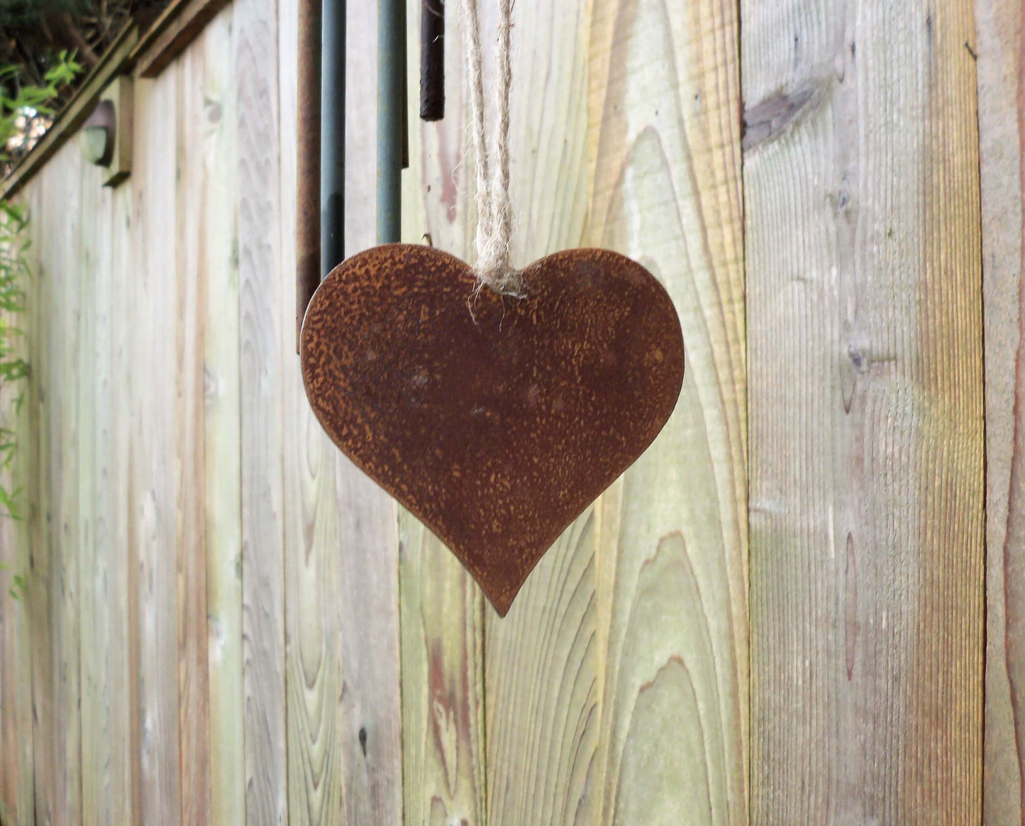 Rusty Metal HANGING HEART Garden Ornament. Rustic Steel Art Decor. Metal Outdoor Decoration. Rusted Valentine's Day Gift.