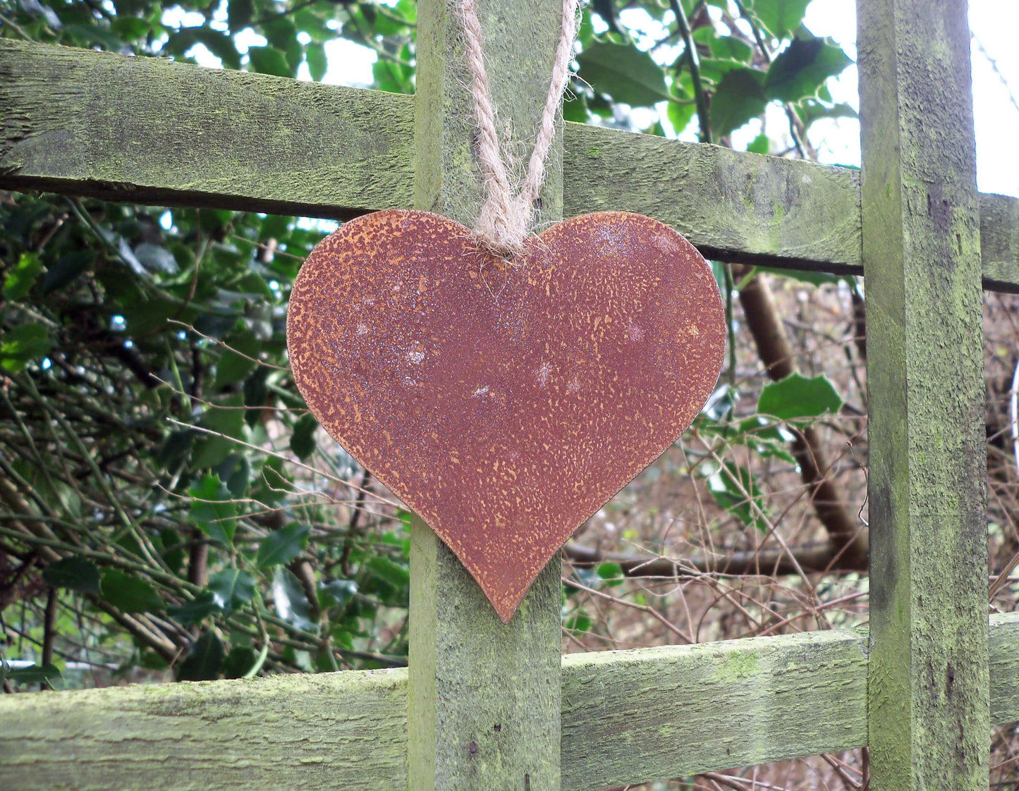 Rusty Metal HANGING HEART Garden Ornament. Rustic Steel Art Decor. Metal Outdoor Decoration. Rusted Valentine's Day Gift.