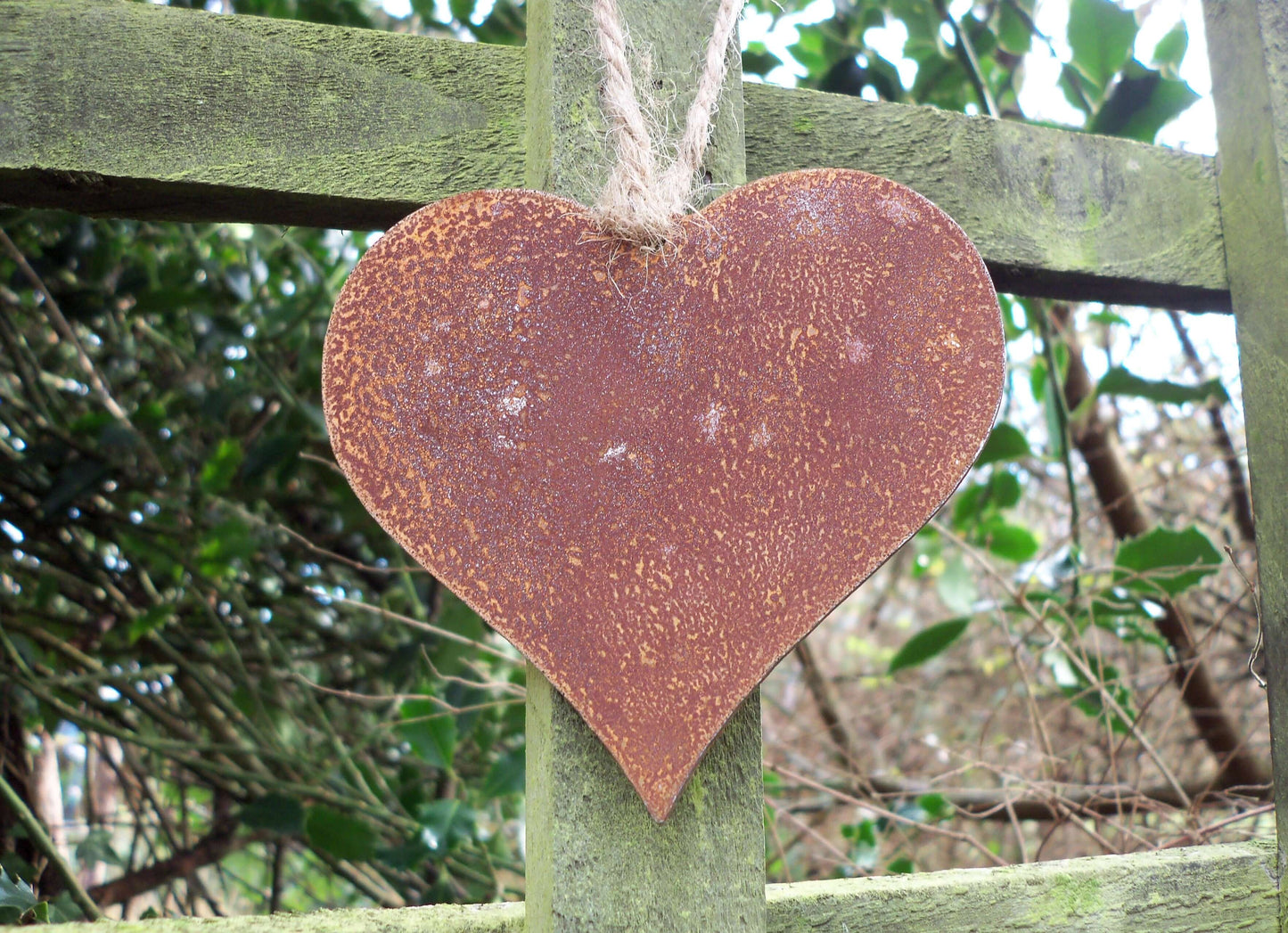 Rusty Metal HANGING HEART Garden Ornament. Rustic Steel Art Decor. Metal Outdoor Decoration. Rusted Valentine's Day Gift.
