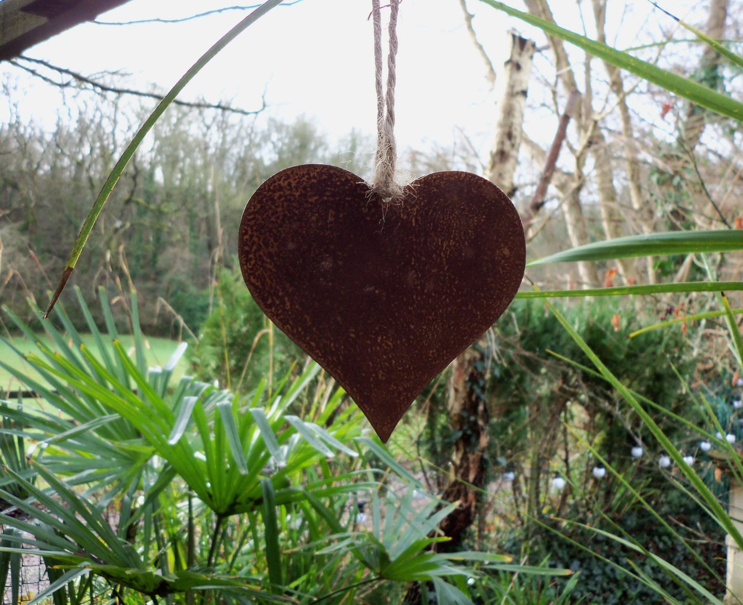 Rusty Metal HANGING HEART Garden Ornament. Rustic Steel Art Decor. Metal Outdoor Decoration. Rusted Valentine's Day Gift.