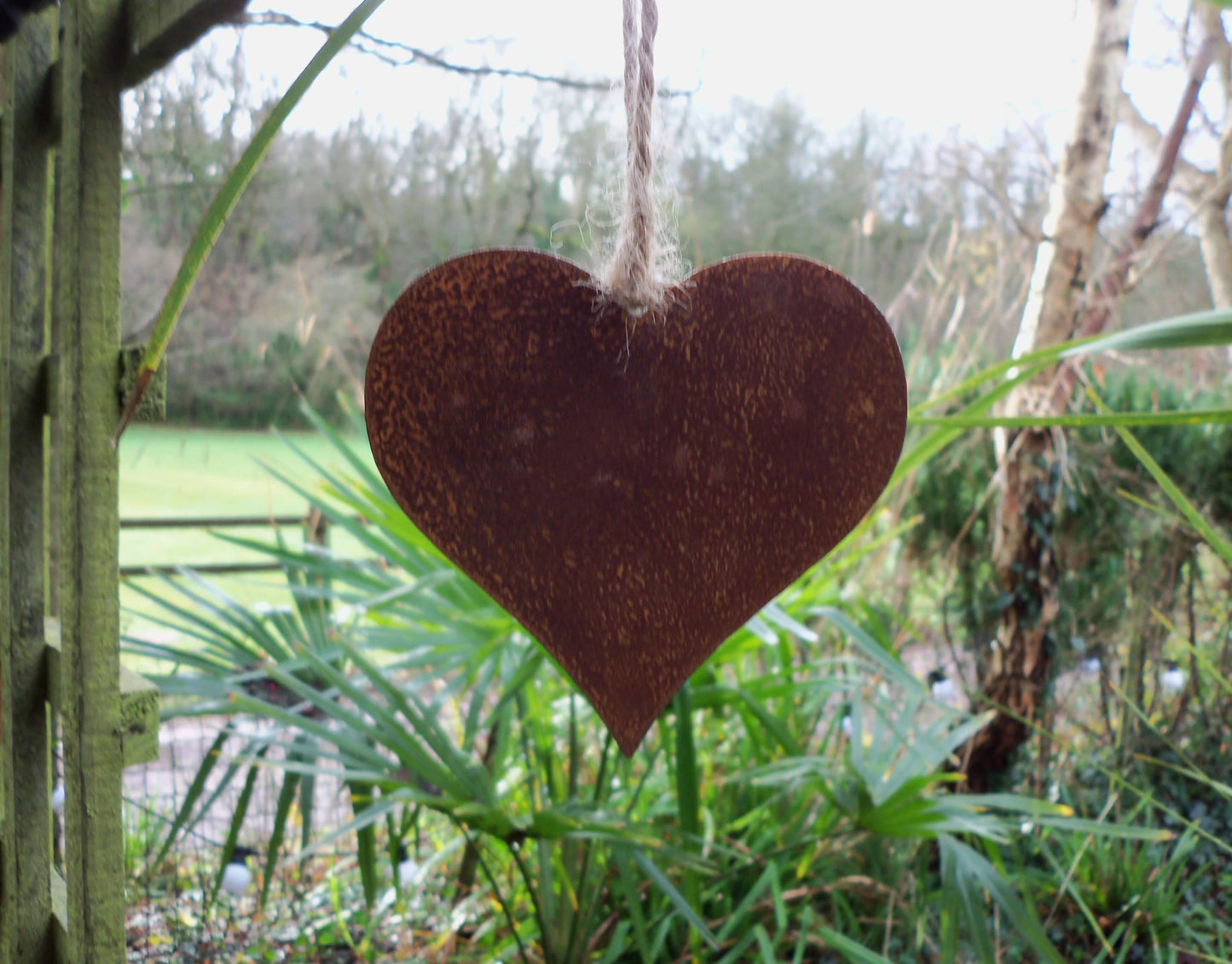 Rusty Metal HANGING HEART Garden Ornament. Rustic Steel Art Decor. Metal Outdoor Decoration. Rusted Valentine's Day Gift.