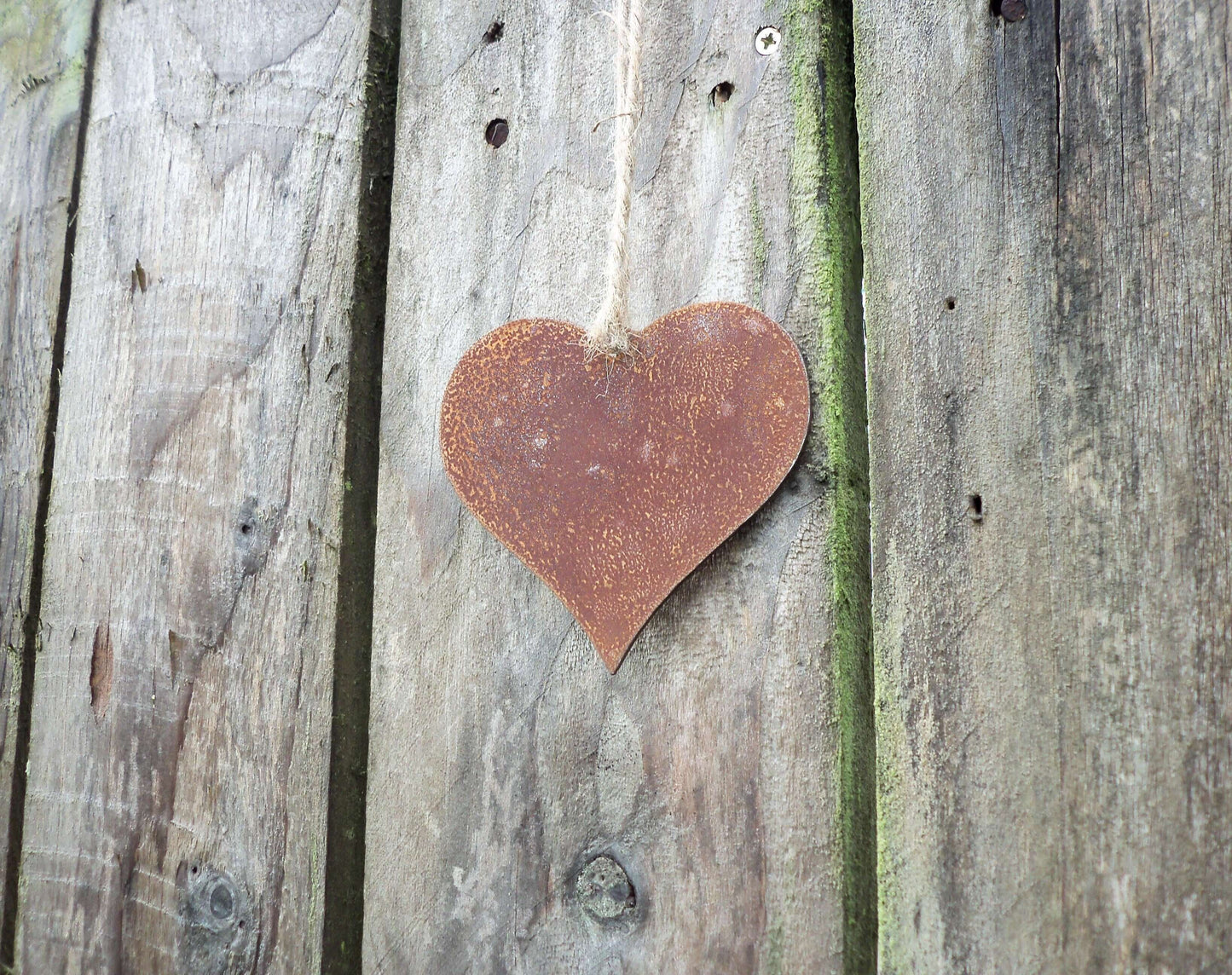Rusty Metal HANGING HEART Garden Ornament. Rustic Steel Art Decor. Metal Outdoor Decoration. Rusted Valentine's Day Gift.
