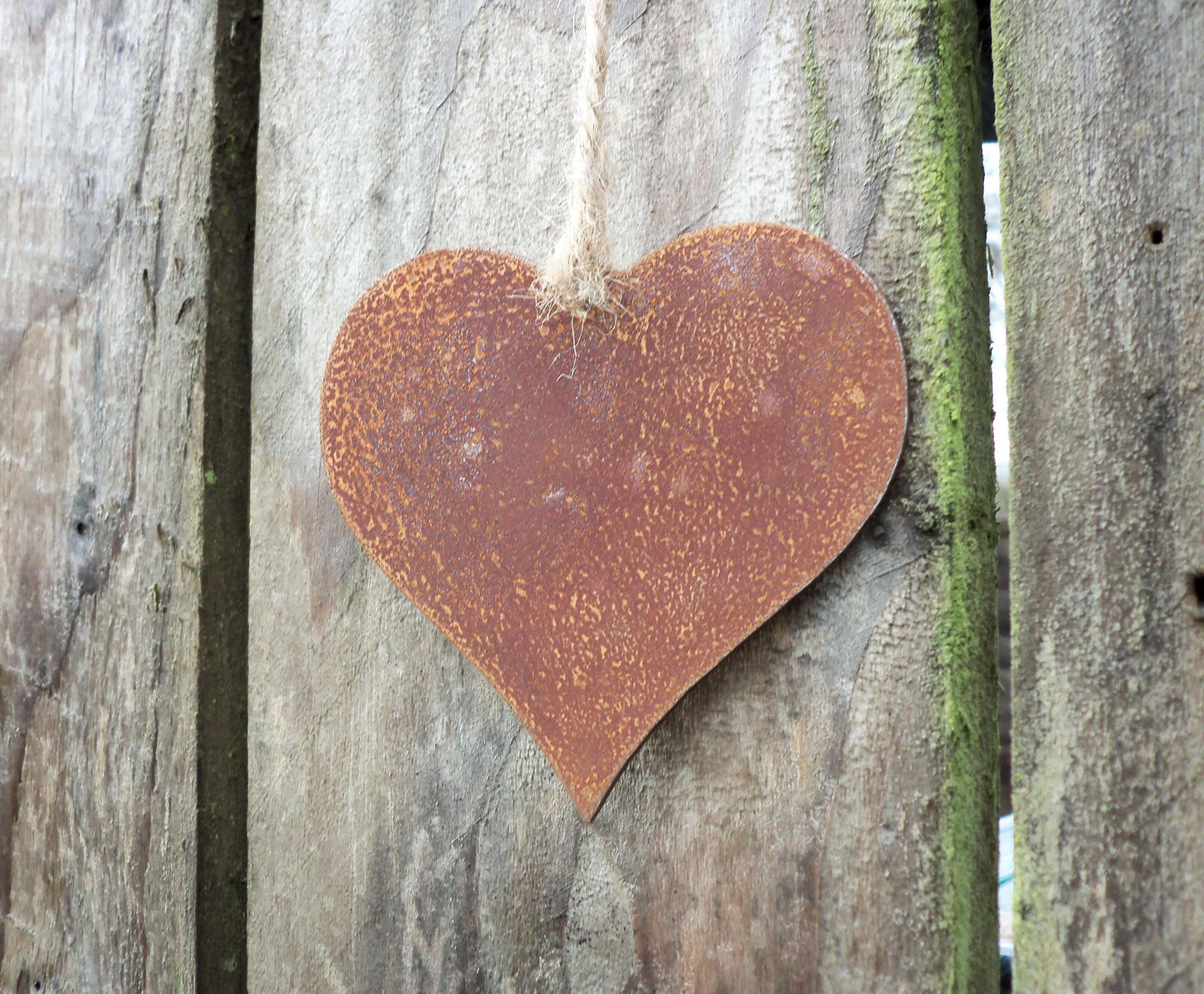 Rusty Metal HANGING HEART Garden Ornament. Rustic Steel Art Decor. Metal Outdoor Decoration. Rusted Valentine's Day Gift.