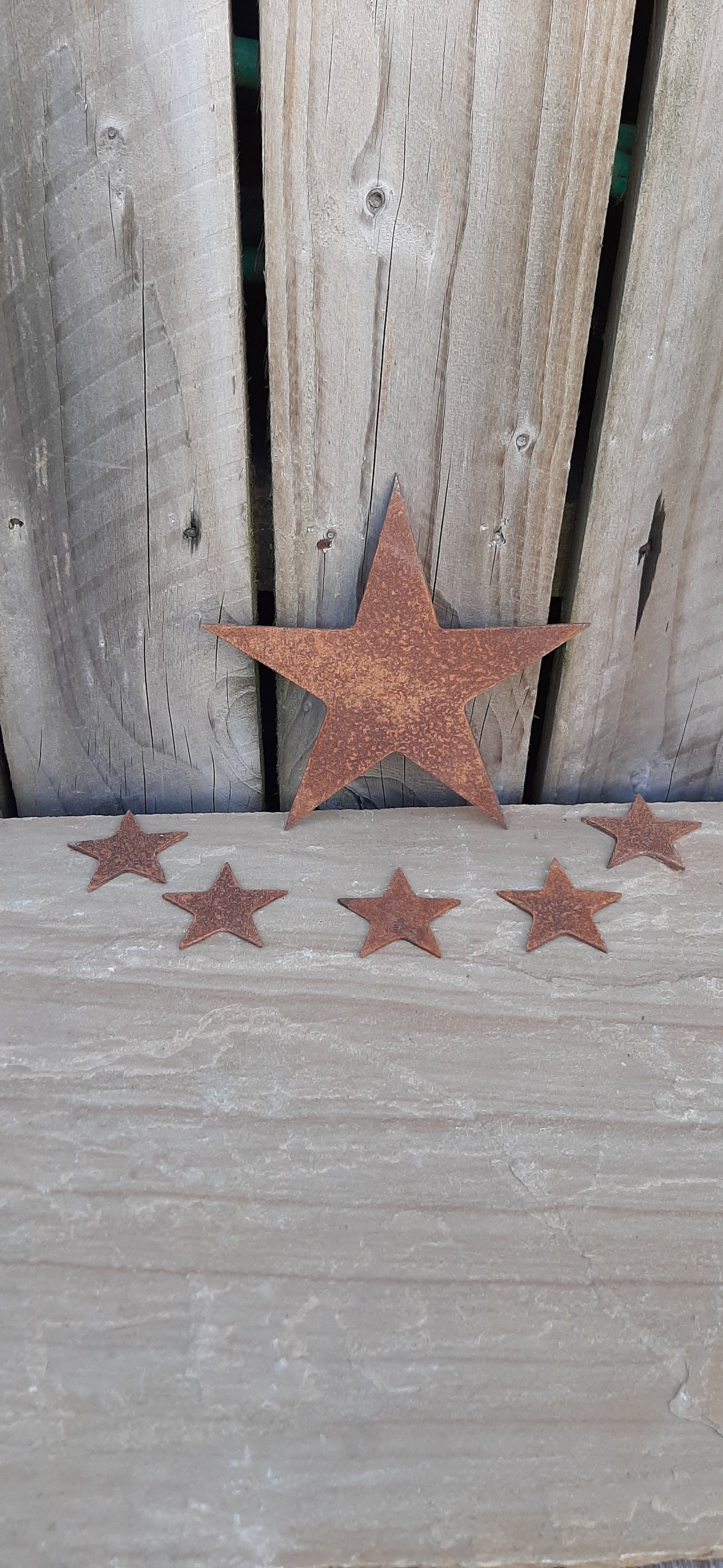 Rusty Metal STAR -Med + 5 x Small STARS Set Garden Ornament. Rustic Garden Decor. Rusted Steel Garden Art. Metal STAR Garden Decoration.