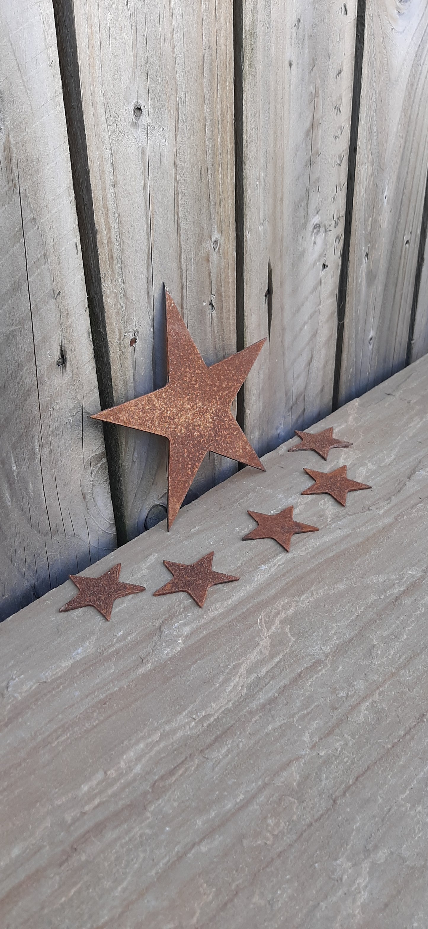 Rusty Metal STAR -Med + 5 x Small STARS Set Garden Ornament. Rustic Garden Decor. Rusted Steel Garden Art. Metal STAR Garden Decoration.