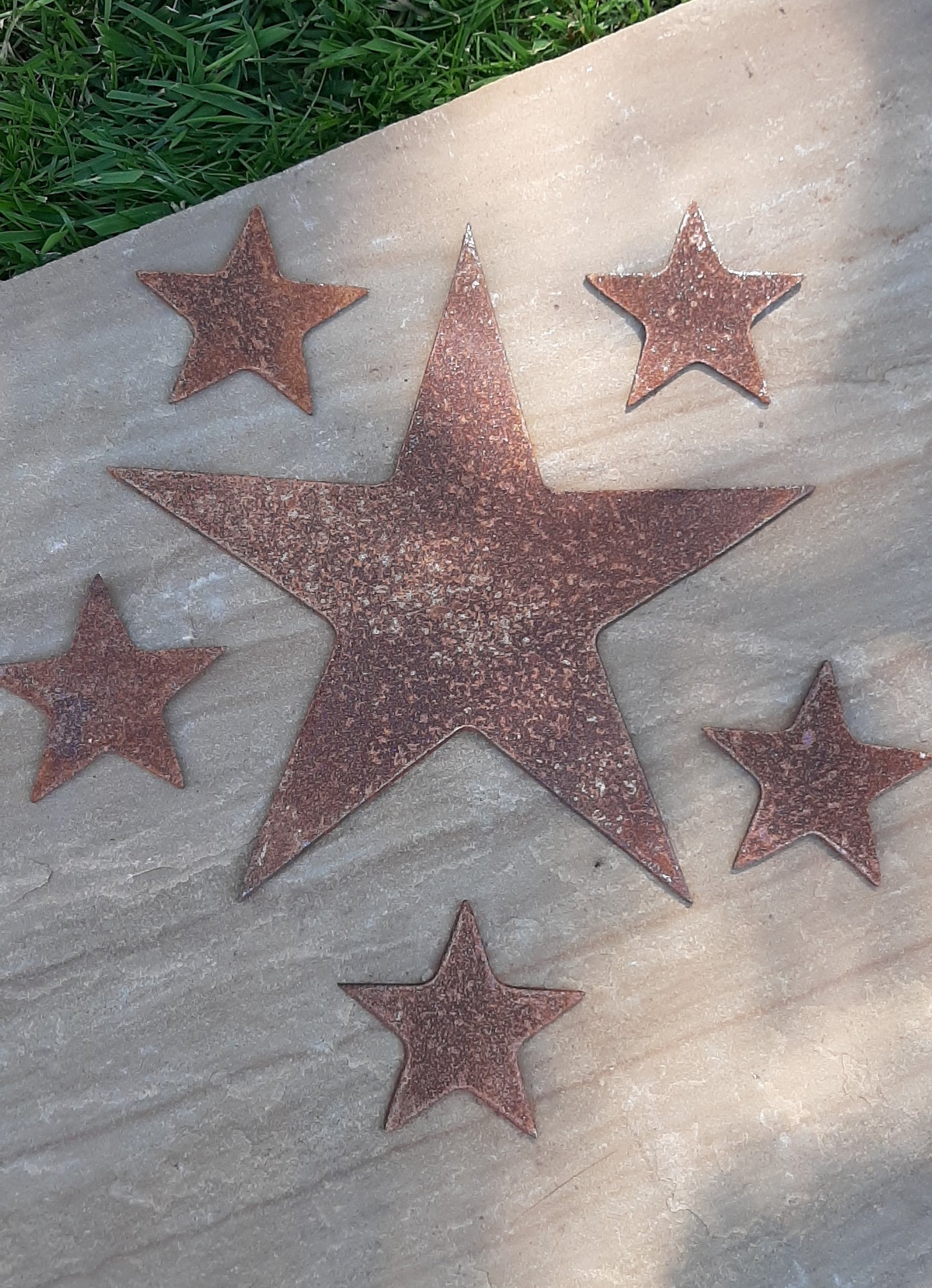 Rusty Metal STAR -Med + 5 x Small STARS Set Garden Ornament. Rustic Garden Decor. Rusted Steel Garden Art. Metal STAR Garden Decoration.