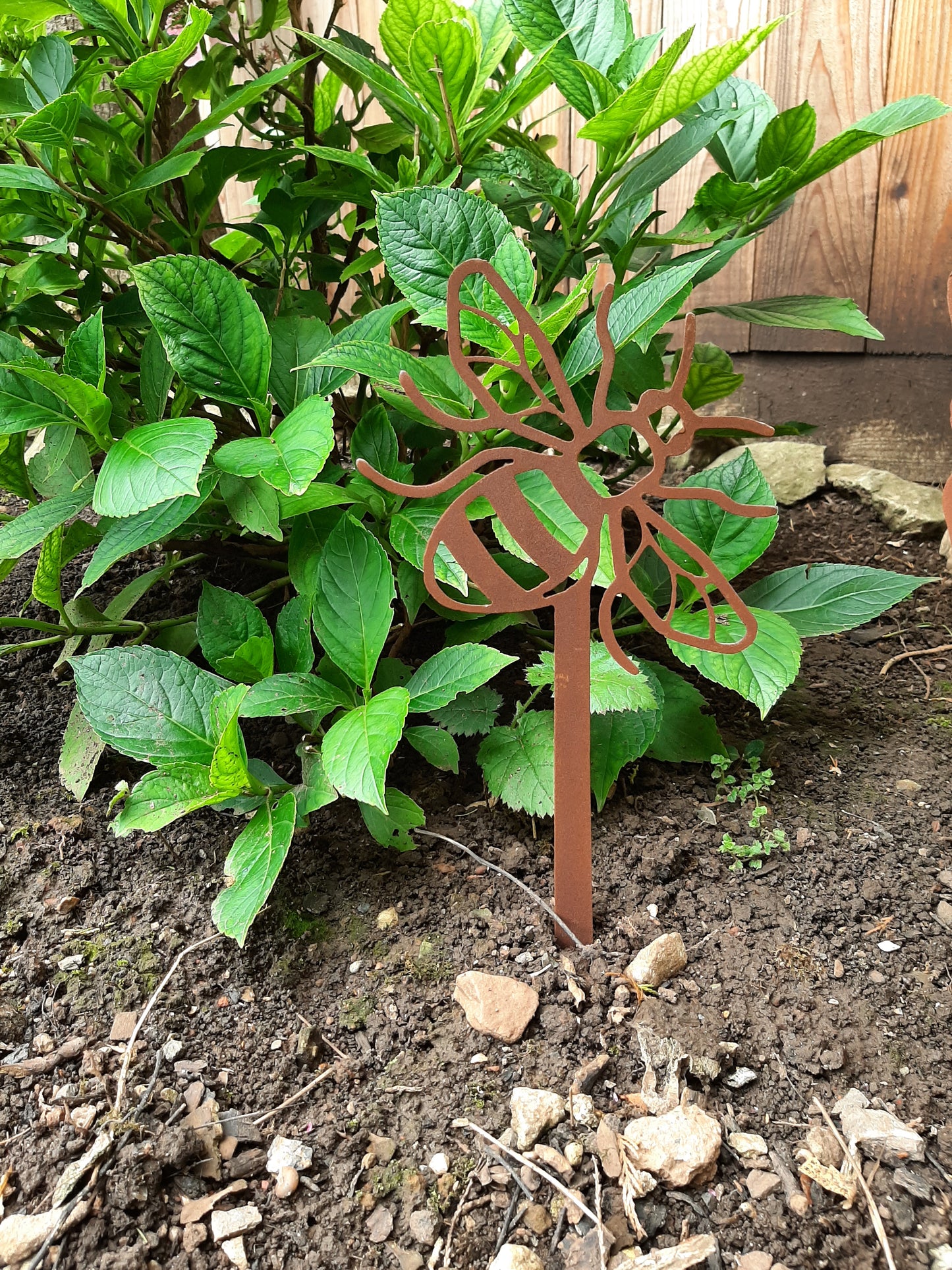 Rusty Metal HONEY BEE Garden Stake. Rustic Plant Pot Ornament. Metal Garden Bee Decoration. Rusted Steel Garden Art. Birthday Gift for Mum.