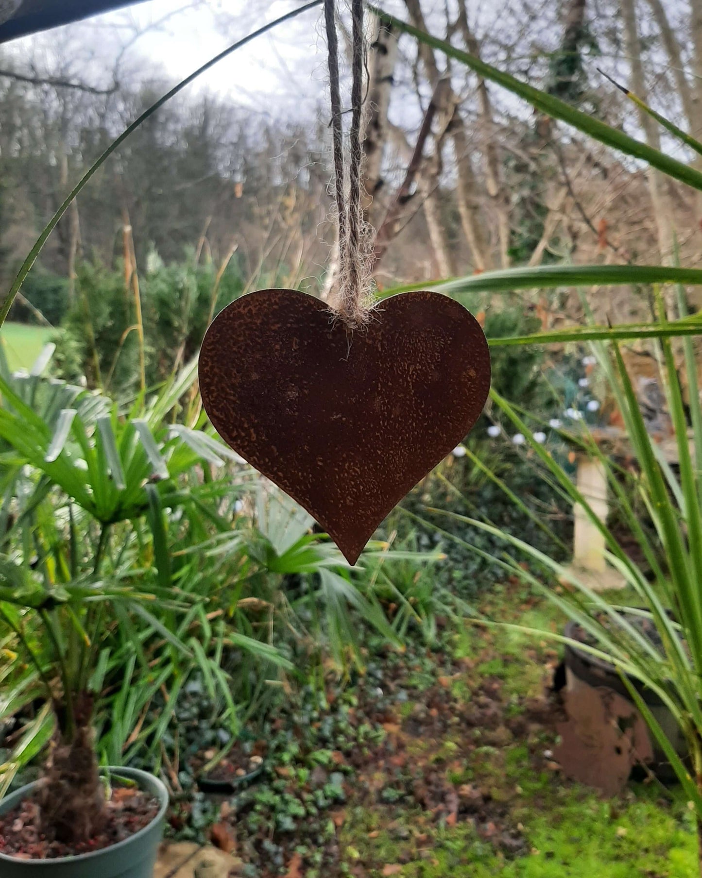 Rusty Metal HANGING HEART Garden Ornament. Rustic Steel Art Decor. Metal Outdoor Decoration. Rusted Valentine's Day Gift.