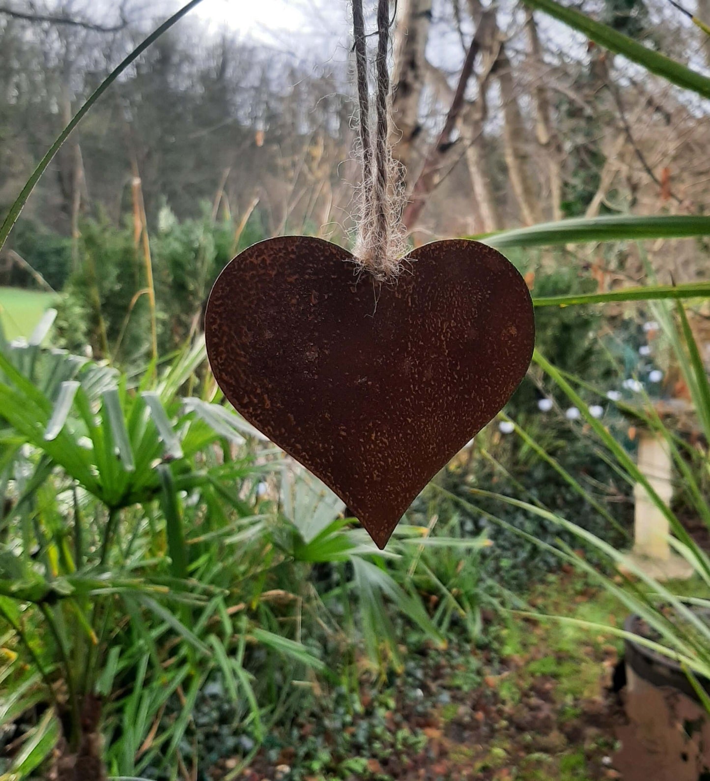 Rusty Metal HANGING HEART Garden Ornament. Rustic Steel Art Decor. Metal Outdoor Decoration. Rusted Valentine's Day Gift.